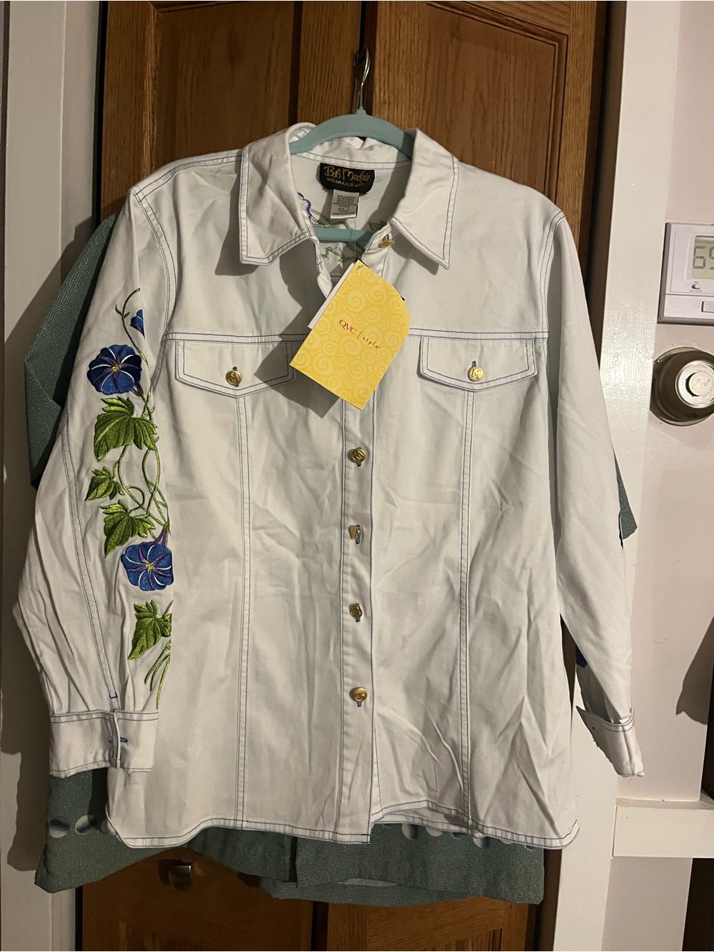 Bob Mackie Wearable Art Women’s White Floral Embroidered Denim Shirt L NWT